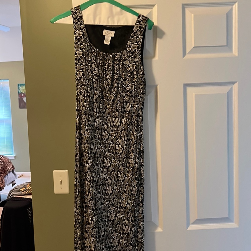 Scooped neck pretty dress for spring or wedding